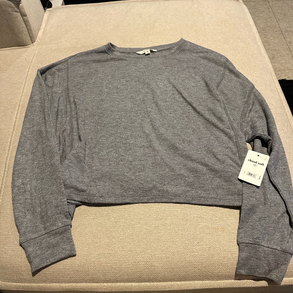 Elegant Gray Women's Crew Neck Sweater
